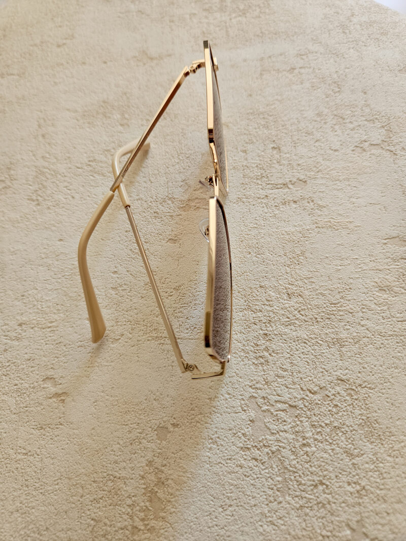 Lunettes de soleil oversize carrées - Doré – Image 4