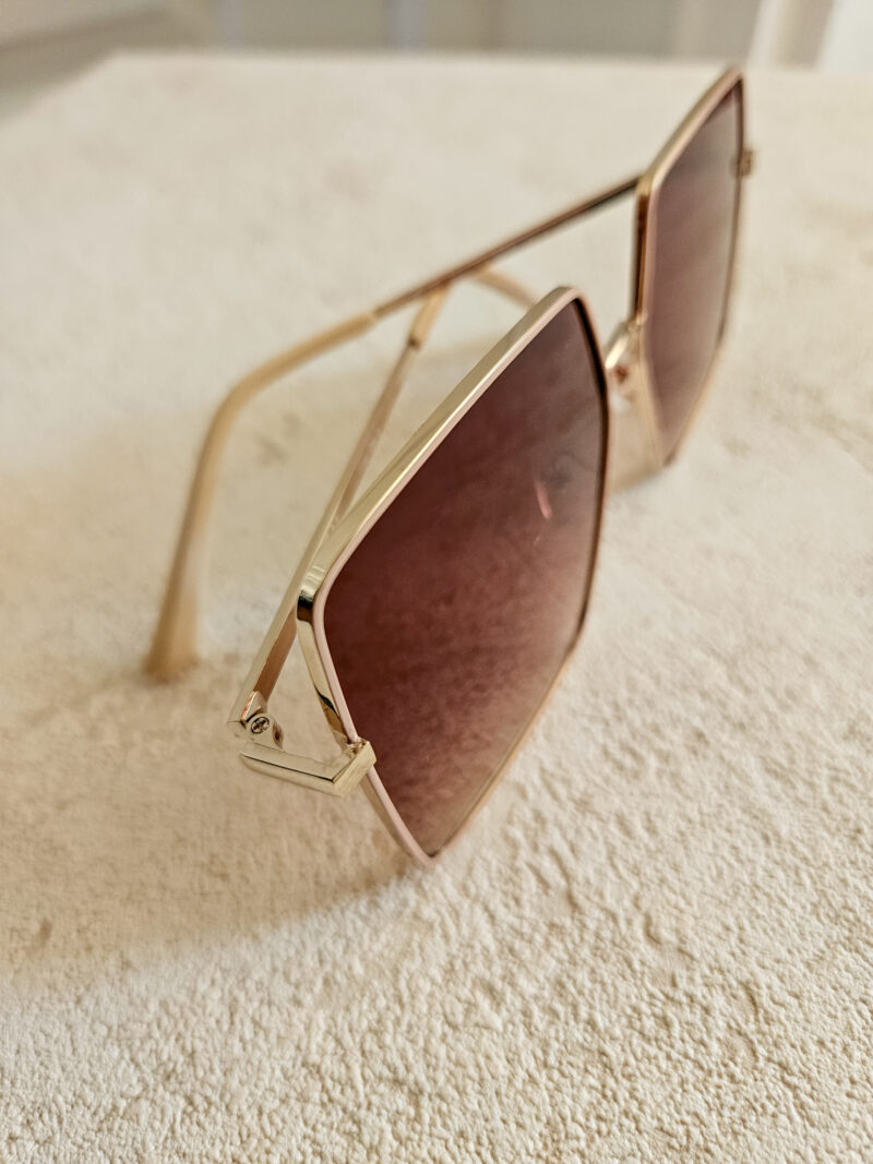 Lunettes de soleil oversize carrées - Doré – Image 3